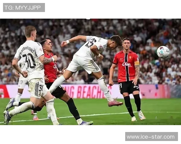 巴黎圣日耳曼逆袭力克曼联首次进决赛引爆全欧洲足坛舆论热议