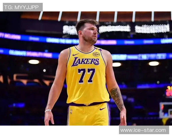 独行侠后卫东契奇荣膺周最佳球员:篮球界的新星闪耀全场 独行侠后卫东契奇荣膺周最佳球员:篮球界的新星闪耀全场