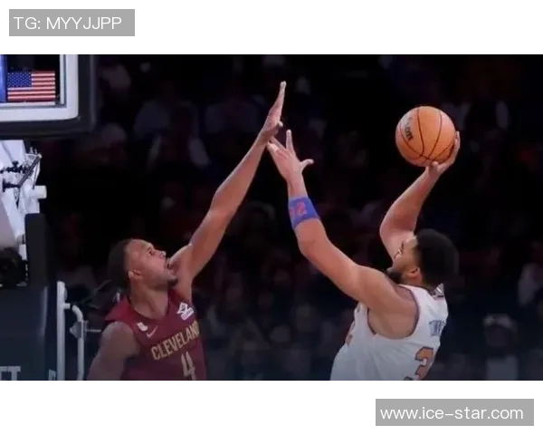 尼克斯迎来新赛季首胜，状元秀表现抢眼再现希望